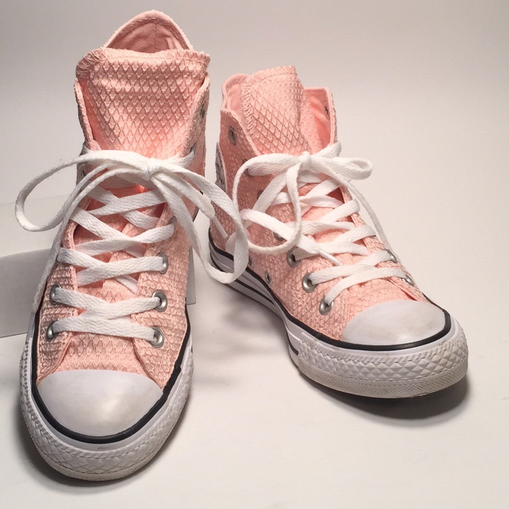 Converse High Tops Sz 6
